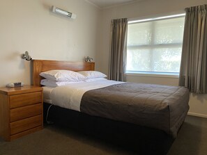 1 Bedroom Suite  | Premium bedding, free WiFi, bed sheets - Colonial Motel (Papakura)