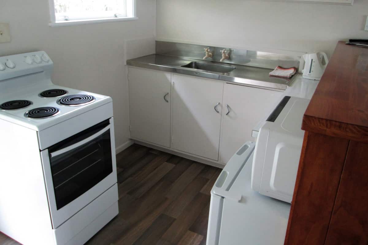 Fridge, microwave, coffee/tea maker, electric kettle
