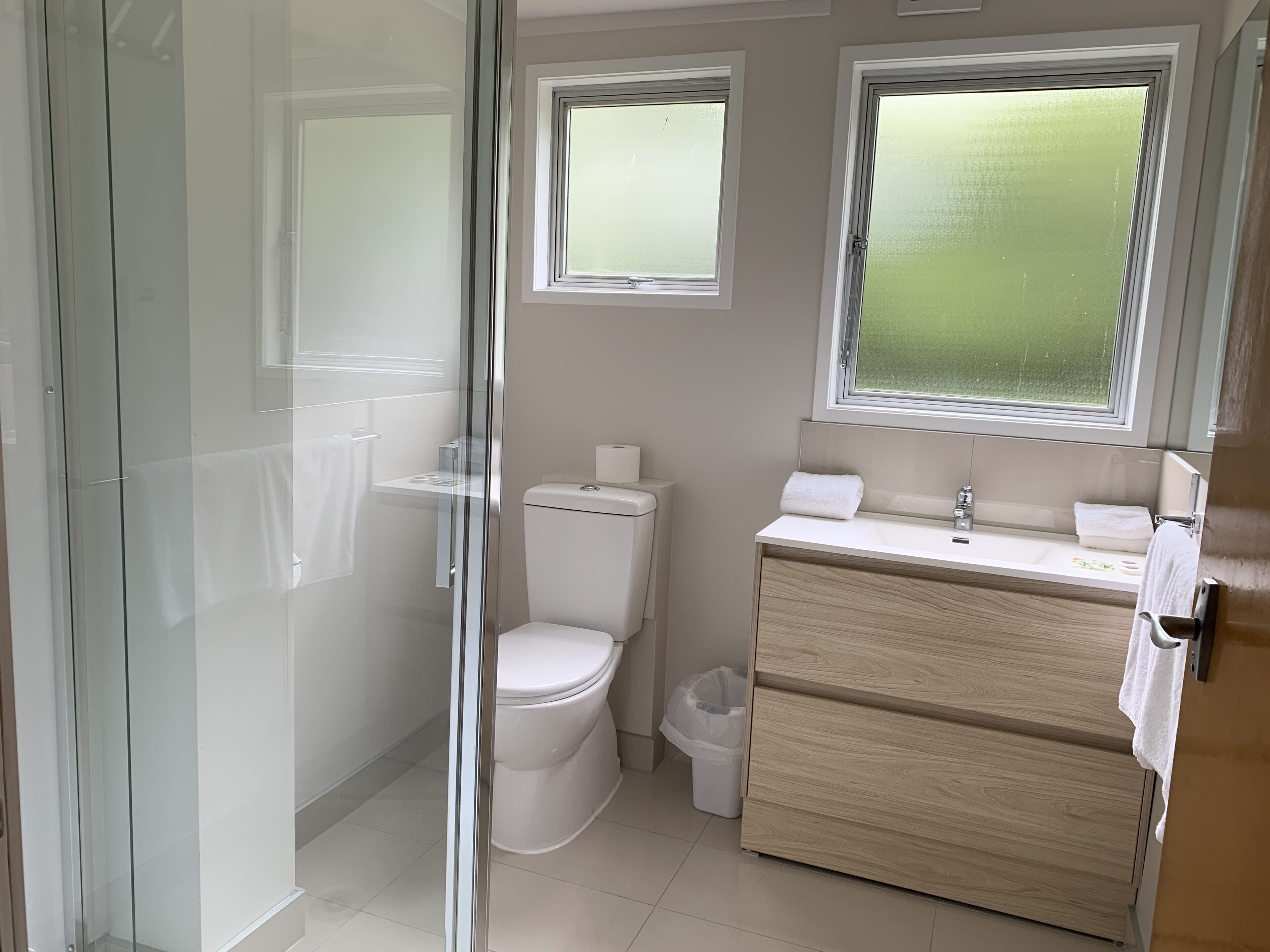 Super King Studio Unit  | Premium bedding, free WiFi, bed sheets