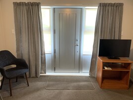 Queen Studio Unit  | Premium bedding, free WiFi, bed sheets