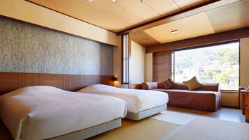 Premium bedding, in-room safe, blackout curtains, free WiFi