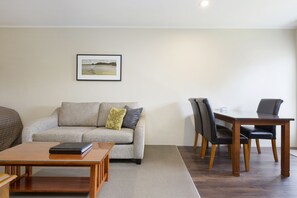 1 Bedroom Unit | Living area