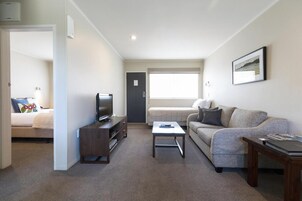 公寓, 1 间卧室 | 客厅 | 32-英寸纯平电视（配备卫星频道）、电视、DVD 播放器