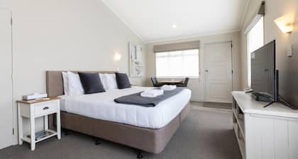 Colonial Court Motor Inn