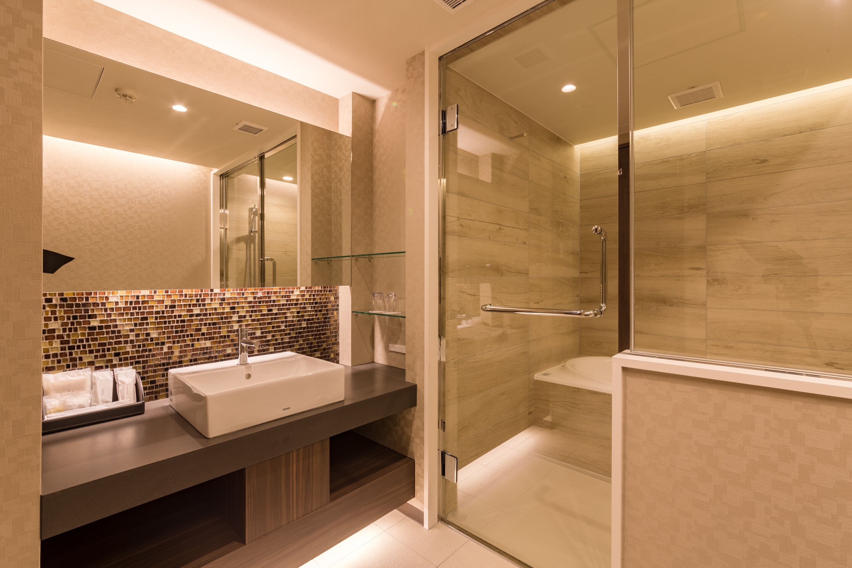 separate bathtub and shower, free toiletries, hair dryer, slippers