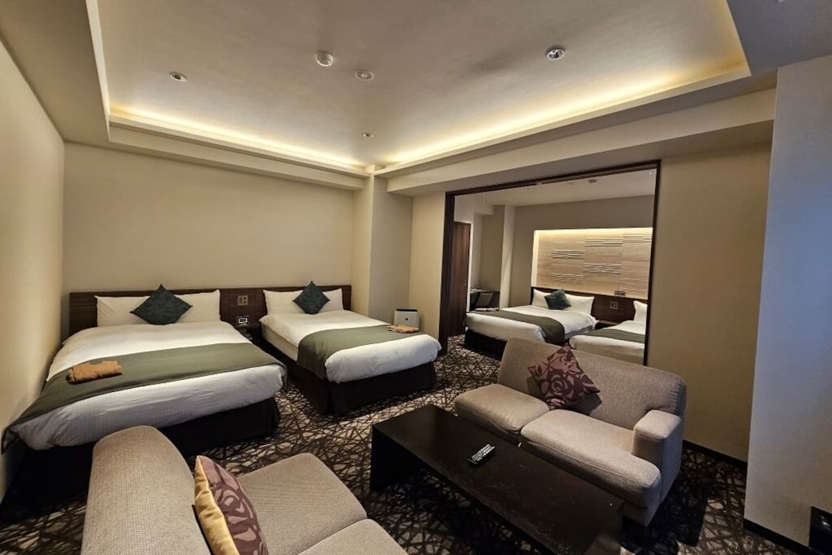 New Annex Deluxe Force Room | Desk, cribs/infant beds, free WiFi, bed sheets
