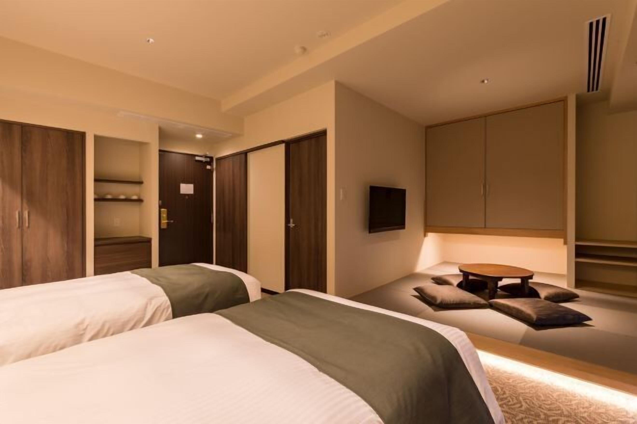 Skrivebord, wi-fi (inkludert) og sengetøy