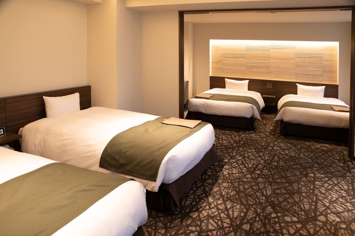 Chambre Quadruple | Bureau, Wi-Fi gratuit, draps fournis