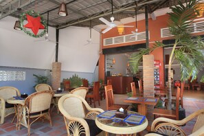 Lobby sitting area - Cheng Lay Guesthouse (Siem Reap)