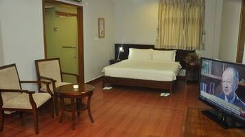 Deluxe Room | In-room safe, desk, free WiFi