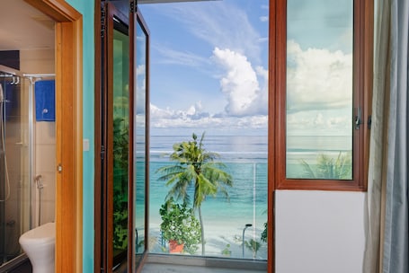 Deluxe Sea view with complimentary Transfer | In-room safe, iron/ironing board, WiFi, bed sheets. H78 Maldives
