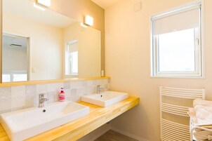 Wadano Chalet - 3 bedroom - Wadano Area, Non Smoking | Bathroom | Free toiletries, hair dryer, slippers, bidet