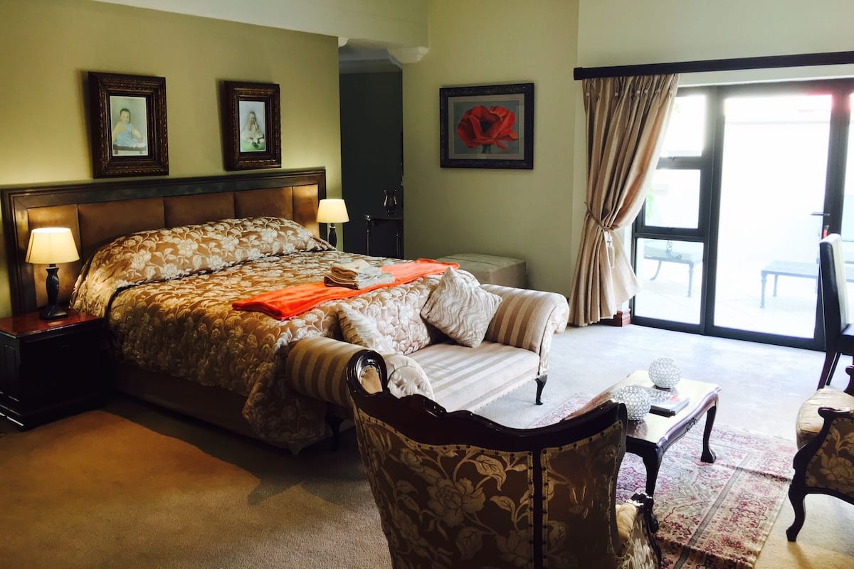 Royal En-suite 8