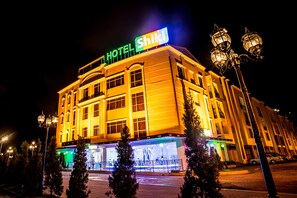 Front of property – evening/night - Hotel Shiki (Johor Bahru)