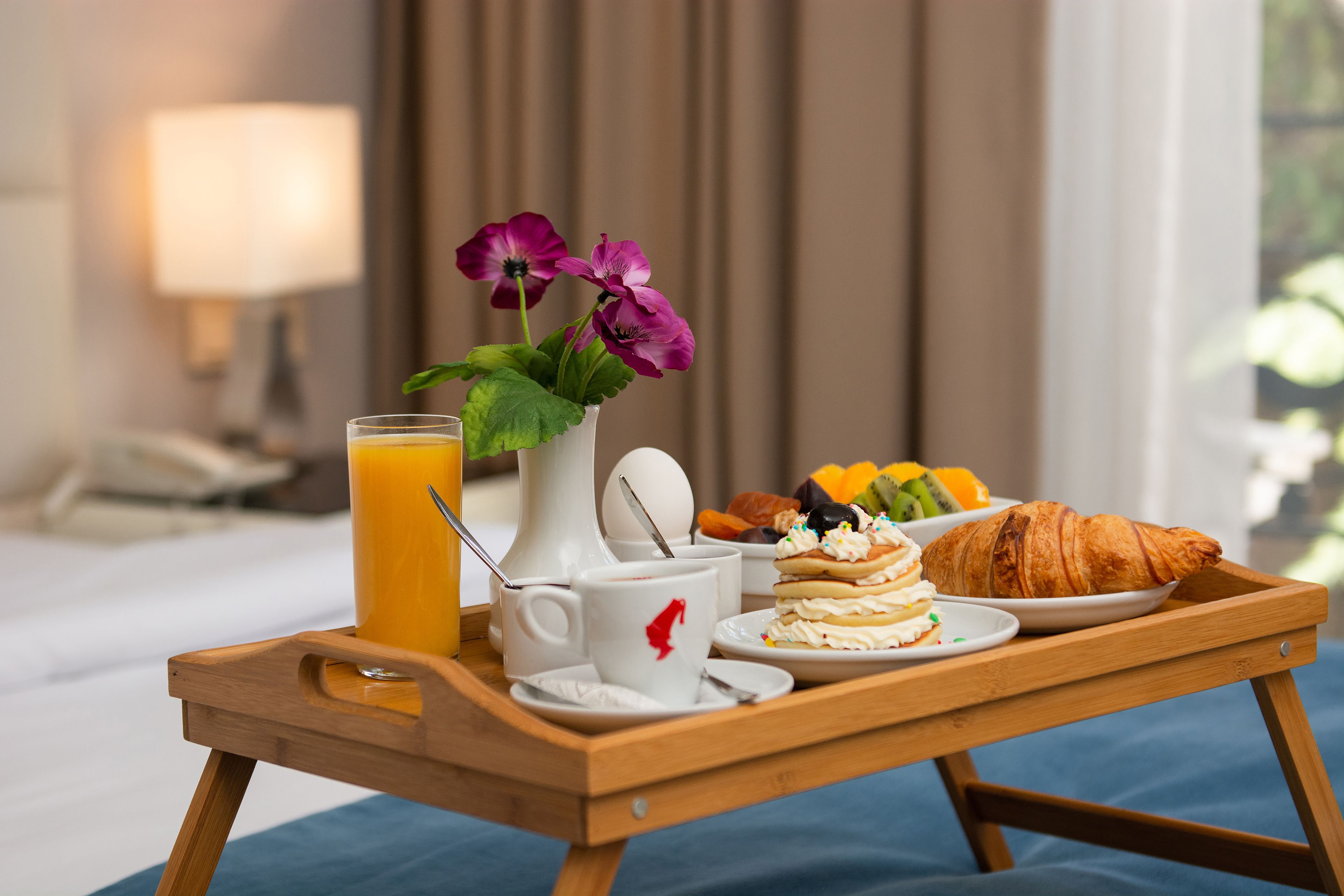 daily to-go breakfast (usd 30 per person)