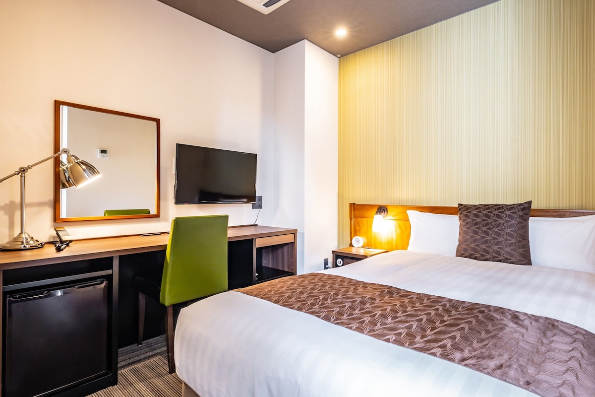 standard single room, non smoking | desk, soundproofing, free wifi, bed sheets