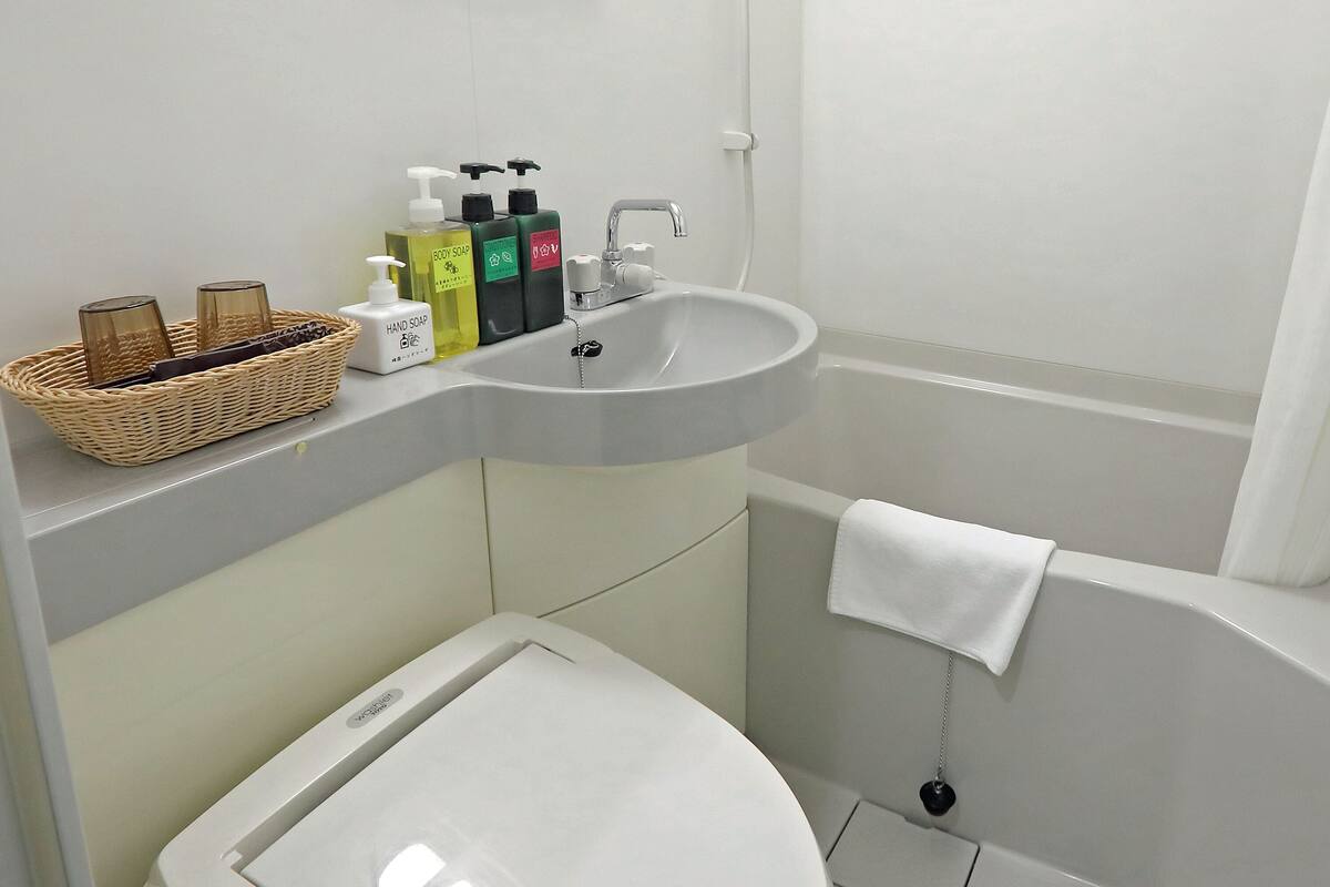 double room, non smoking | blackout curtains, iron/ironing board, free wifi