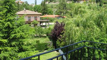 House, 3 Bedrooms, Balcony | Pemandangan dari bilik