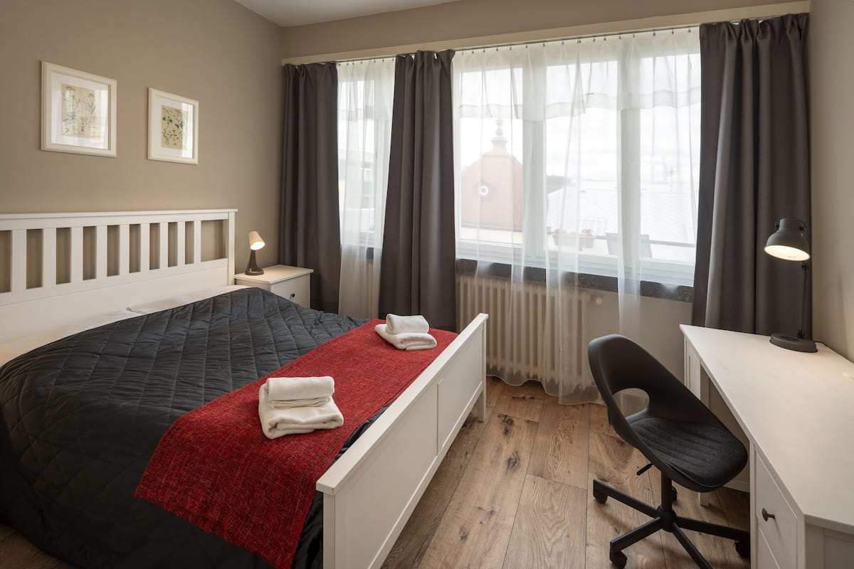 1 bedroom, in-room safe, desk, laptop workspace