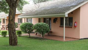 Daily continental breakfast (USD 110 per person)