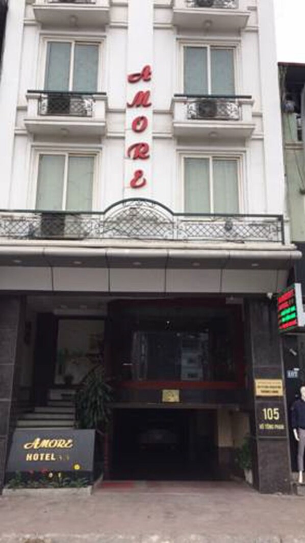 Front of property - Amore Hotel (Hanoi)