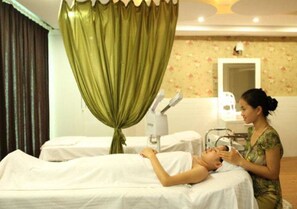 Spa treatment - Amore Hotel (Hanoi)