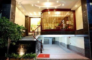 Exterior detail - Amore Hotel (Hanoi)