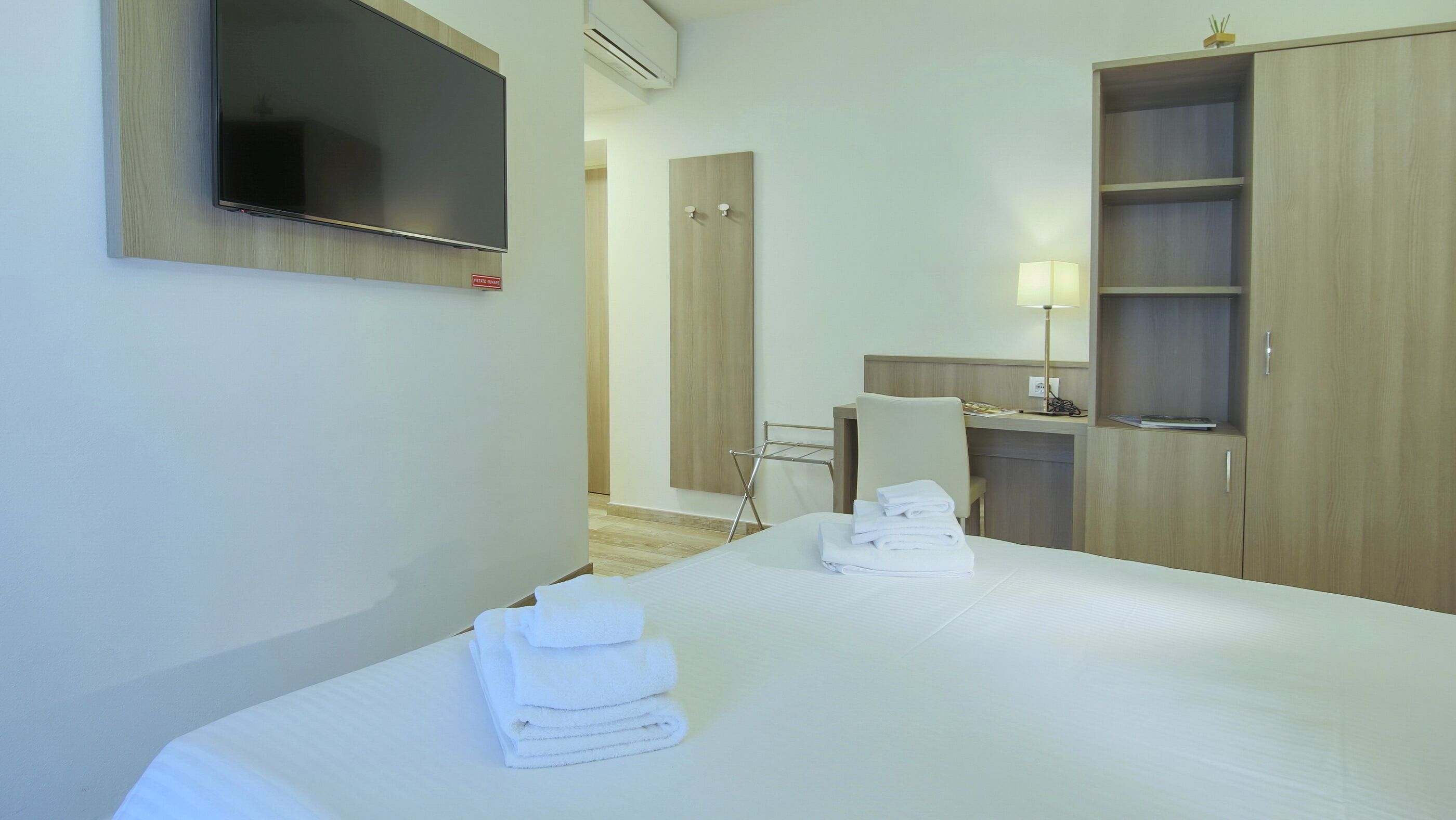 Photo - Italianway - Affittacamere Brenna