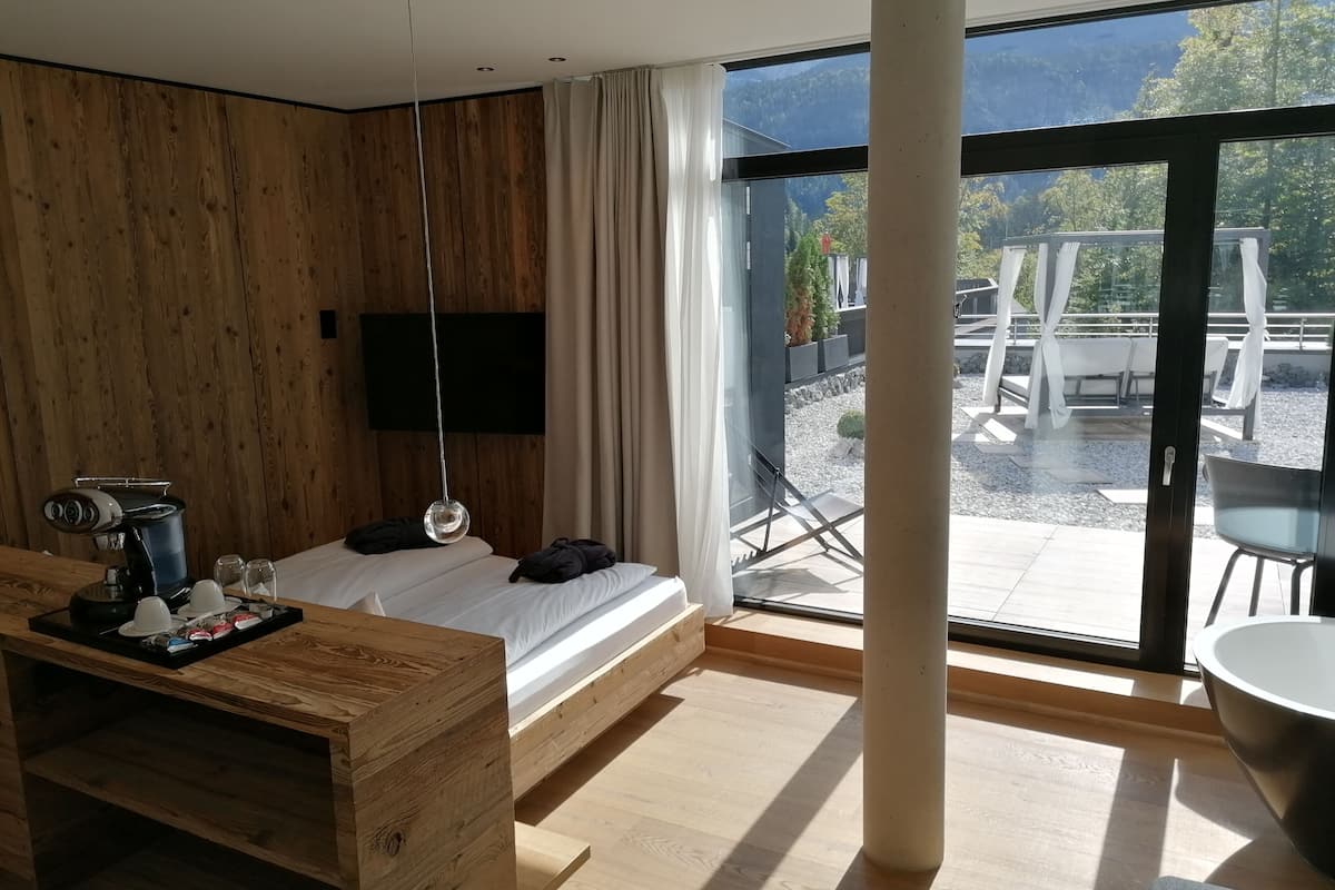 SPA Nest with private sauna - panoramic view to the sunny side with terrace | Premium bedding, minibar, in-room safe, desk
