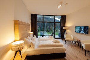 Chambre Double Confort, patio | Literie de qualité supérieure, minibar, coffres-forts dans les chambres