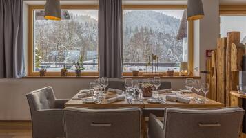 Mittagessen und Abendessen, regionale KĂŒche