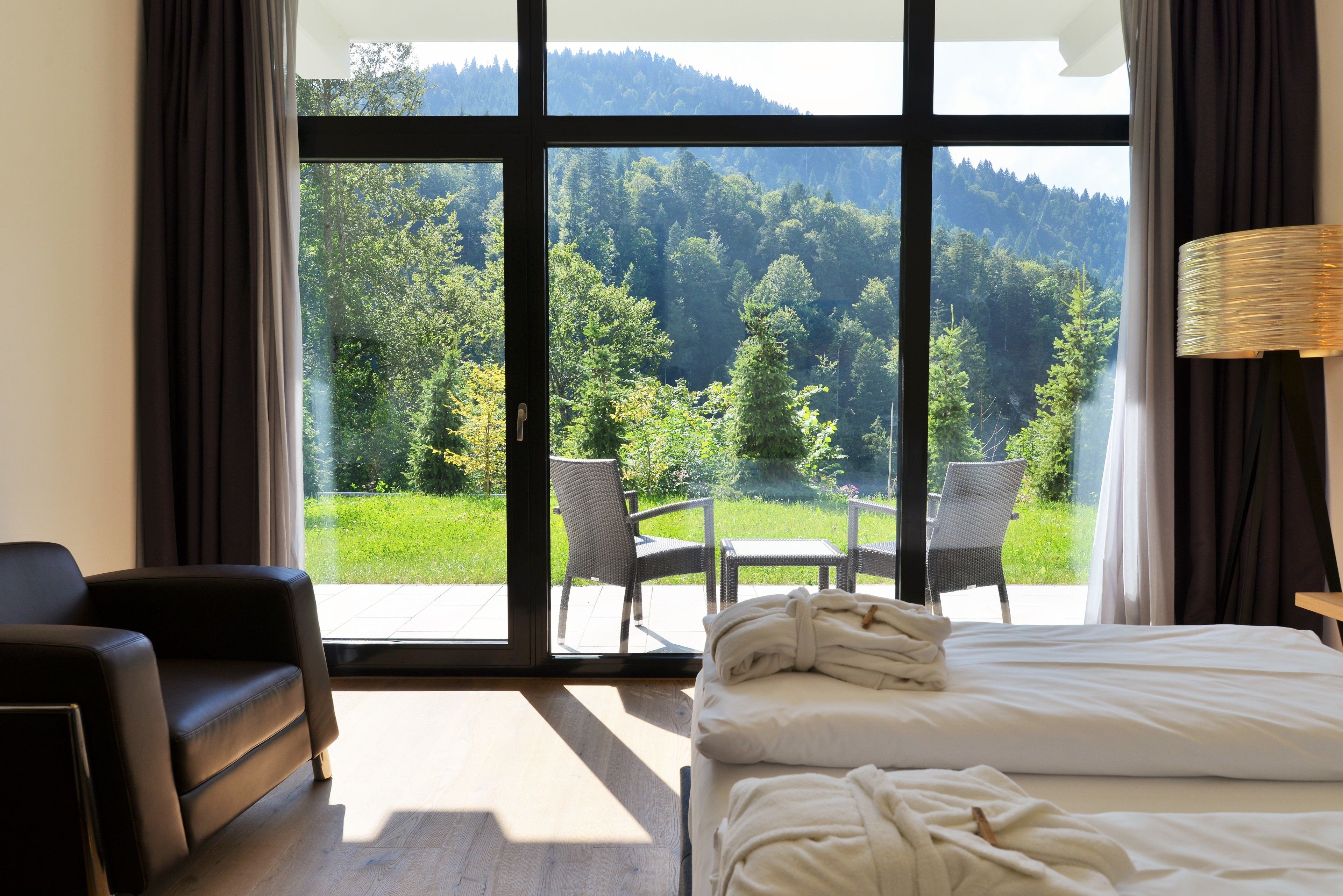 Comfort-Doppelzimmer, Terrasse | Hochwertige Bettwaren, Minibar, Zimmersafe, Schreibtisch