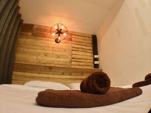 Standard Double Room, Private Bathroom | Free WiFi - Jao Hostel & Cafe Chiangmai (Chiang Mai)