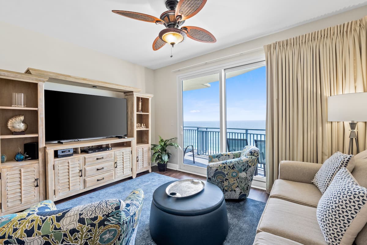 Condo, 3 Bedrooms, Ocean View (901) | Living area | TV