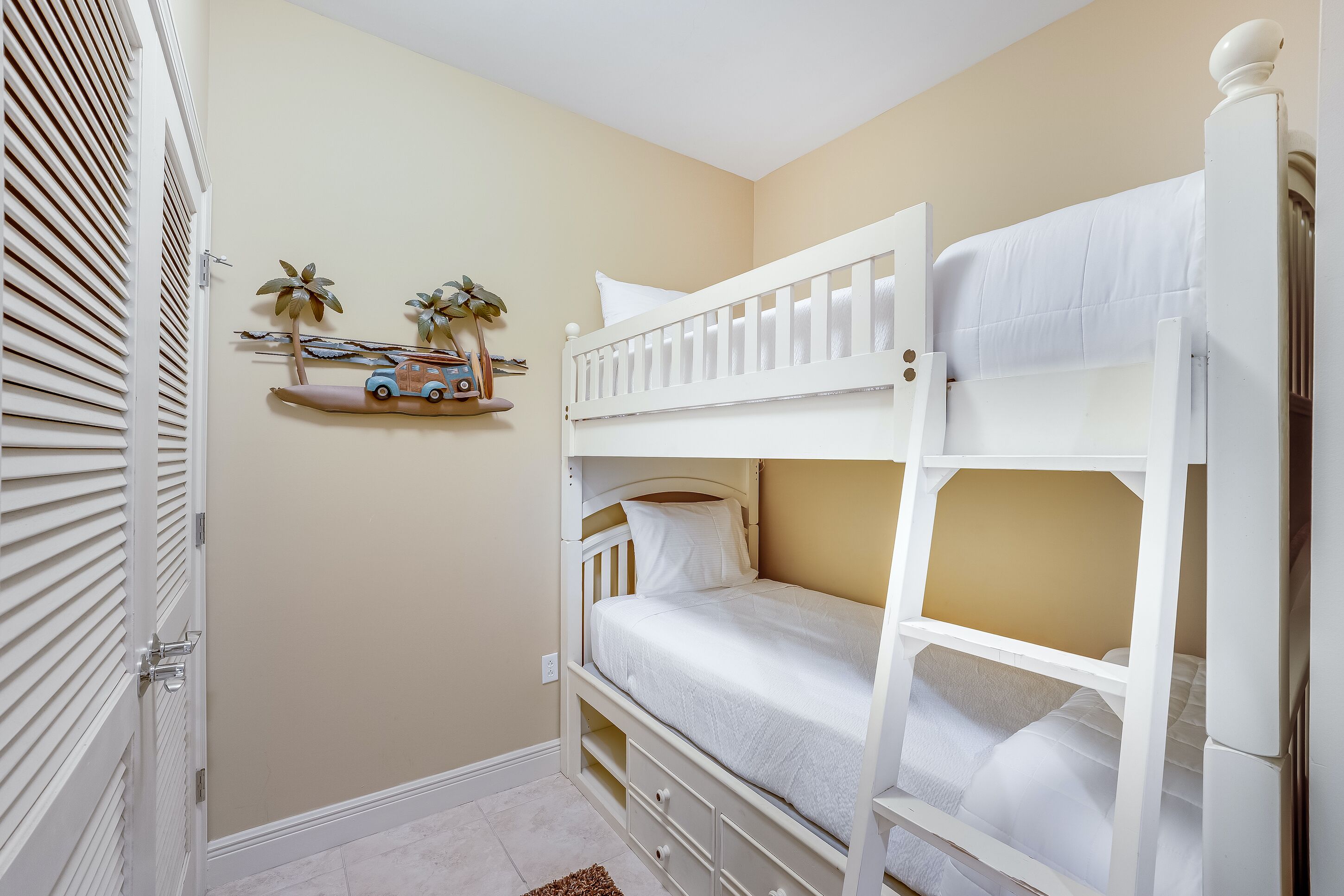 Condo, 2 Bedrooms, Ocean View (906)