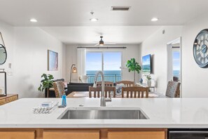 Condo | Bếp riêng | Lò vi sóng, dụng cụ pha cà phê/trà 