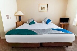 Standard-Doppelzimmer, mit Bad | Kostenloses WLAN, Bettwäsche