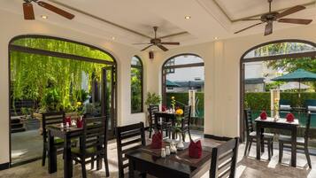 Free daily full breakfast