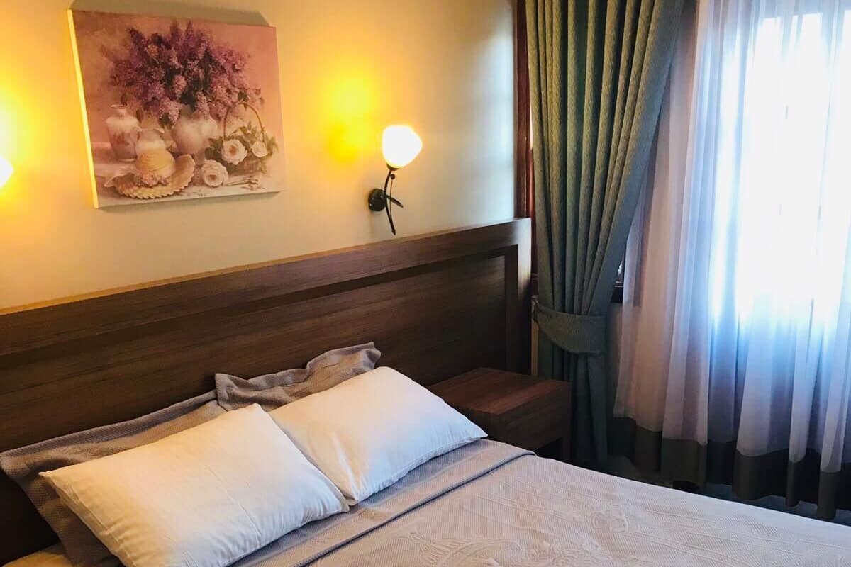 Quartos à prova de som, berços (sobretaxa), Wi-Fi de cortesia