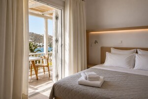 Superior Double Room, Sea View | Hypo-allergenic bedding, in-room safe, iron/ironing board, free WiFi