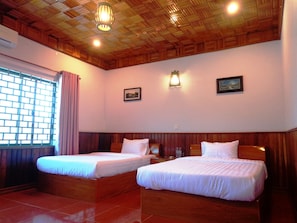 Superior Twin Room | In-room safe, desk, free WiFi - Borey Bokor Guesthouse (Kampot)
