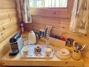 Romantic Cabin (Deer Lodge) | Coffee and/or coffee maker - High Parks (Bedale)