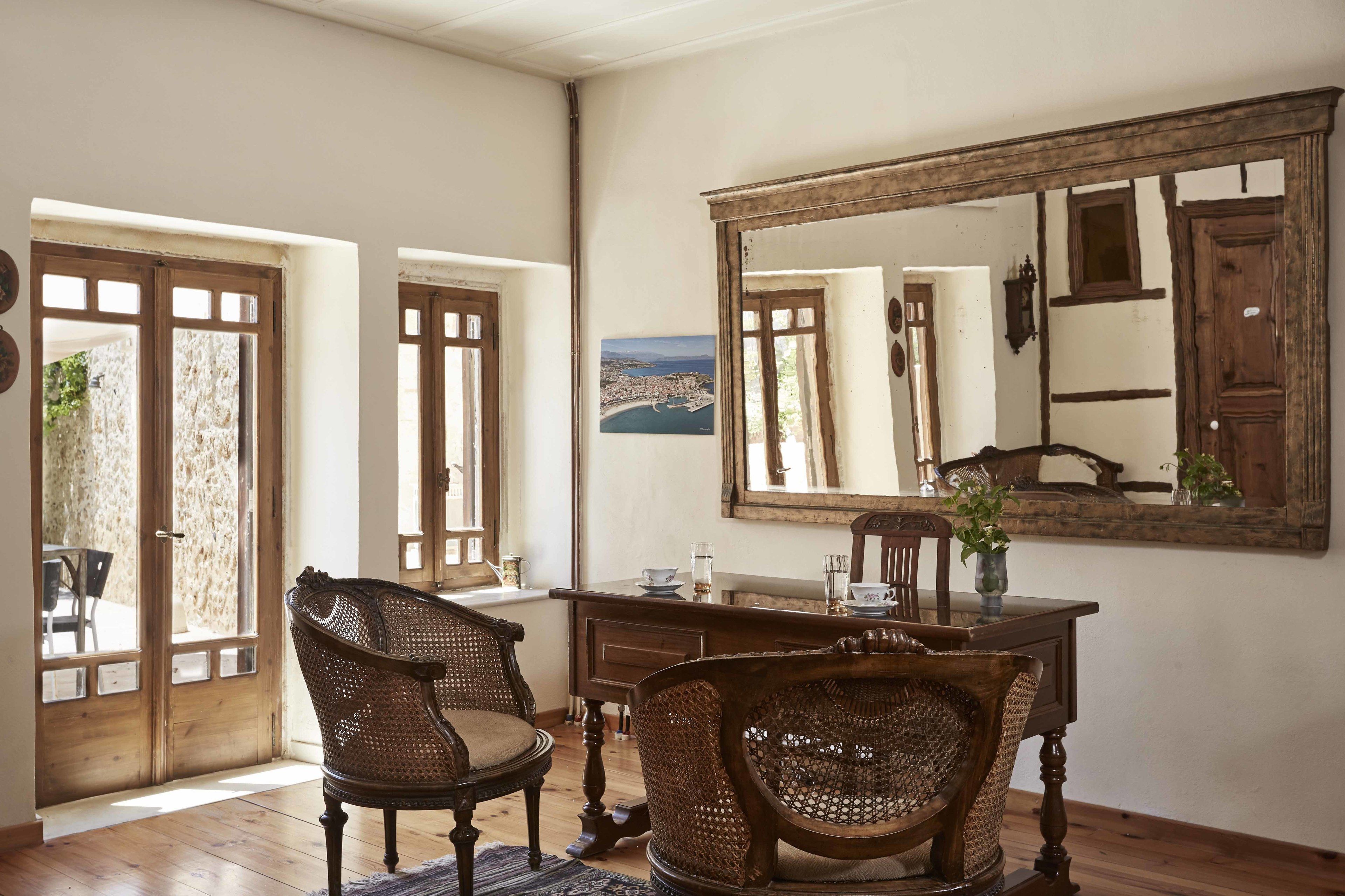 Quầy thủ tục nhận/trả phòng