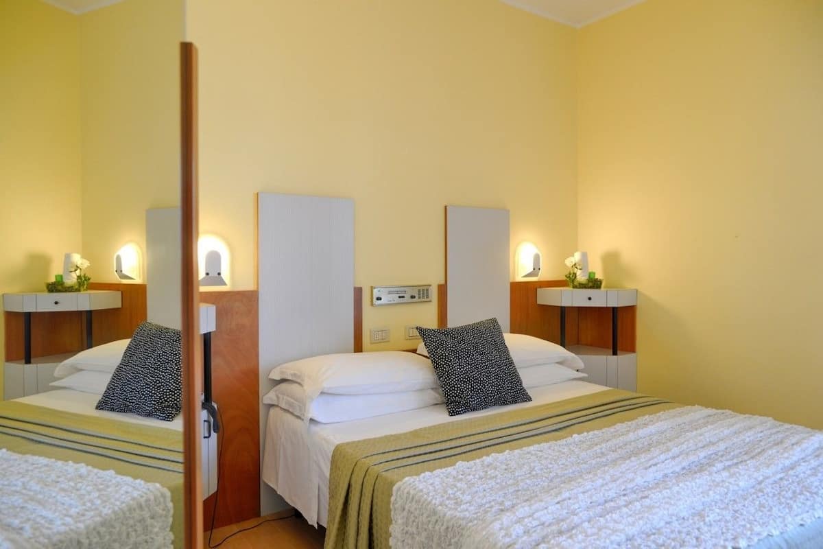 Una cassaforte in camera, una scrivania, Wi-Fi gratuito