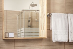Shower, free toiletries, hair dryer, bathrobes - Krinis Apartments (Rhodes)