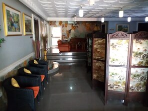 Siddeområde i lobbyen