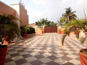 Overnatningsstedets indgangsparti