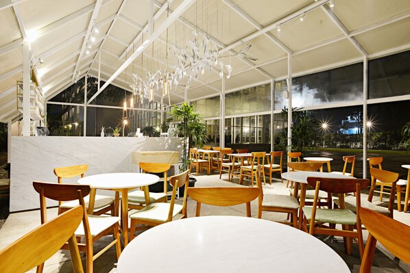 Restaurant - ZEN Rooms Halimun Palasari (Bandung)