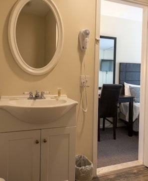 Unclassified image, 4 of 24, button - North Star Motel (Shelburne)