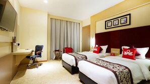 Standard Double Room | In-room safe, desk, iron/ironing board, rollaway beds (surcharge) - ZEN Rooms Near BCS Mall Penuin (Batam)